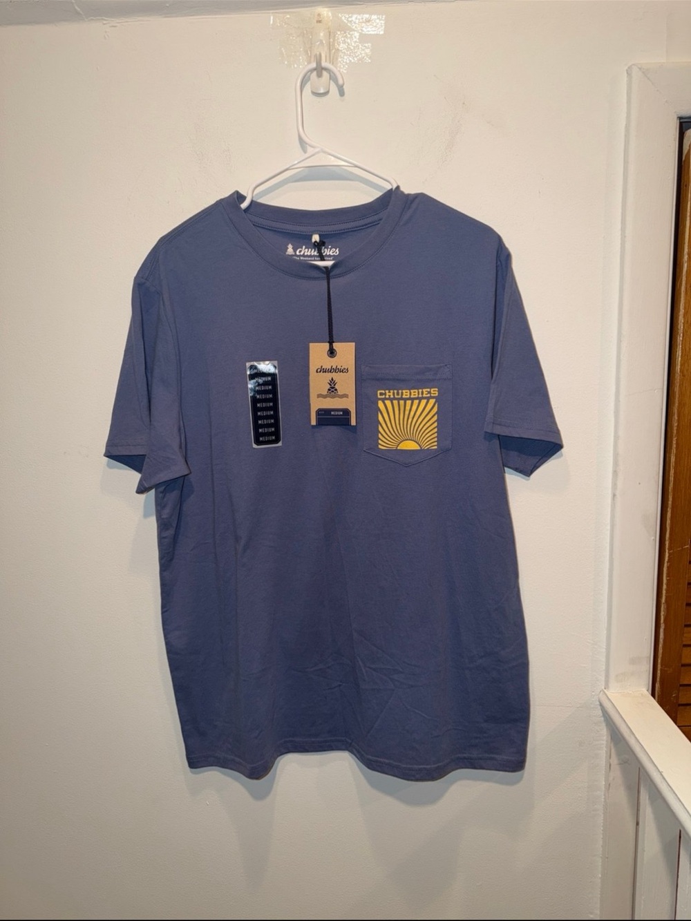 Chubbies Men’s Pocket Graphic TShirt. Mens Size Medium (NWTS)